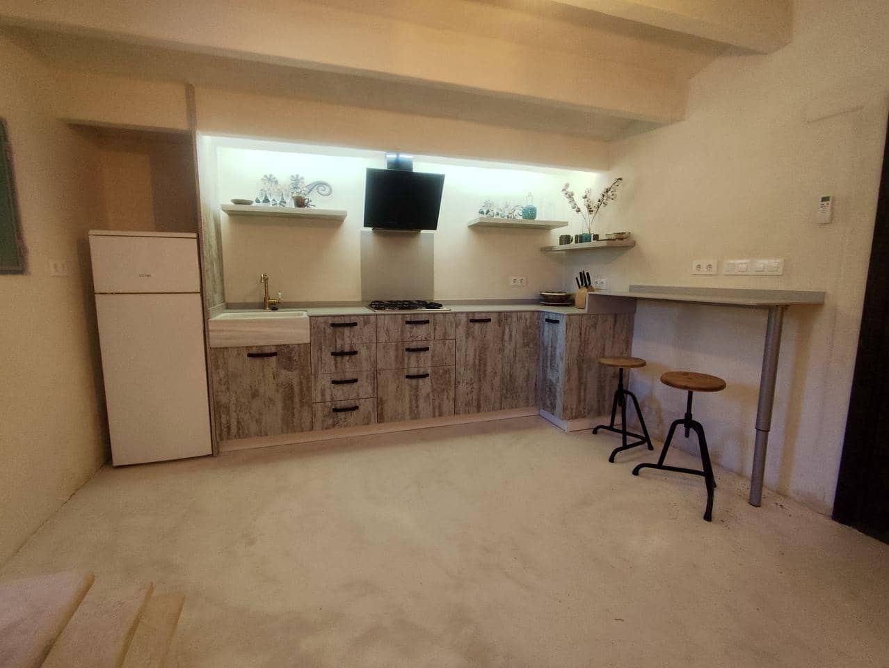 9 soveværelse Finca/Landehus til salg i L'Aldea med swimmingpool - € 650.000 (Ref: 8866467)