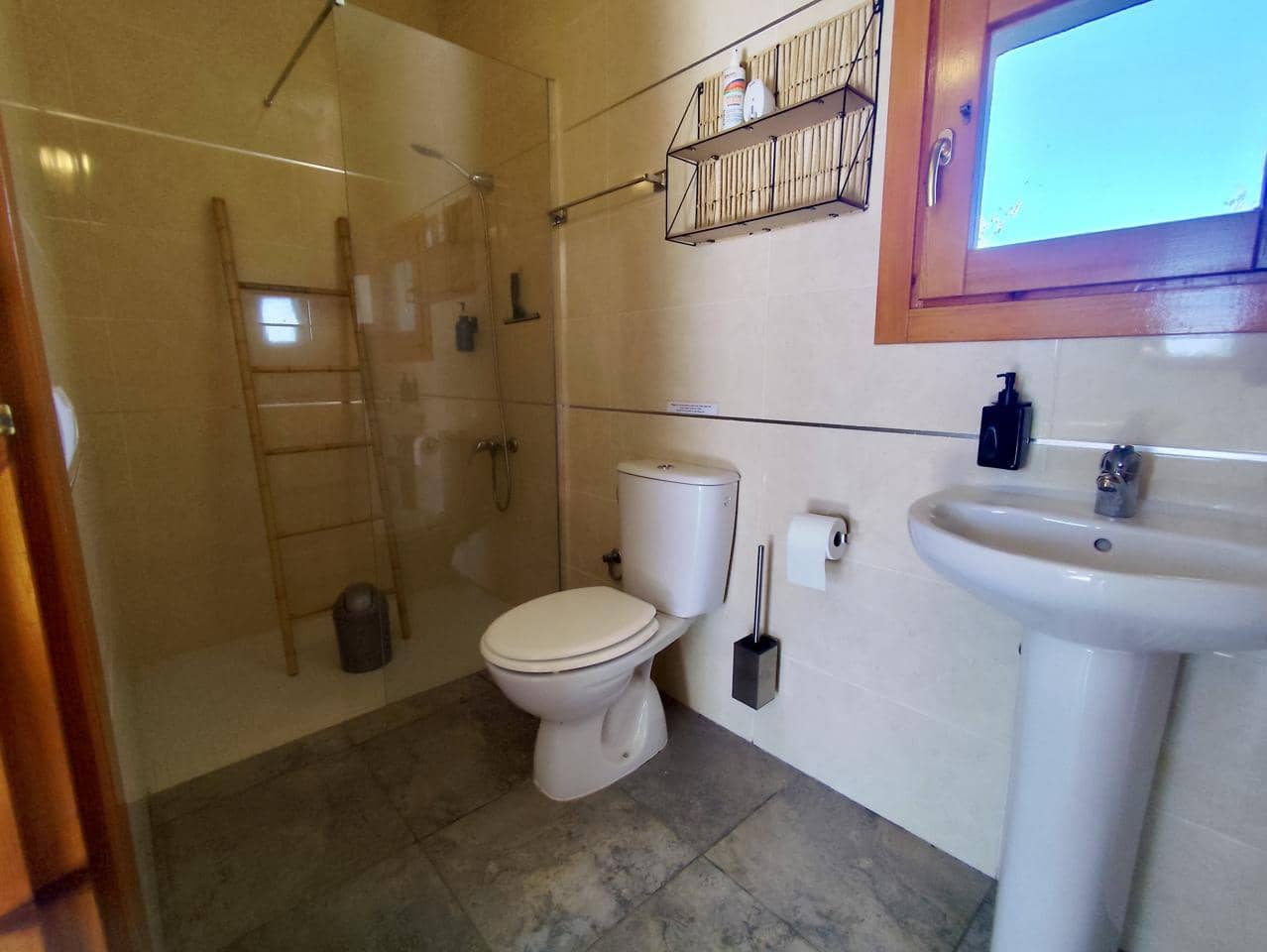 9 soveværelse Finca/Landehus til salg i L'Aldea med swimmingpool - € 650.000 (Ref: 8866467)