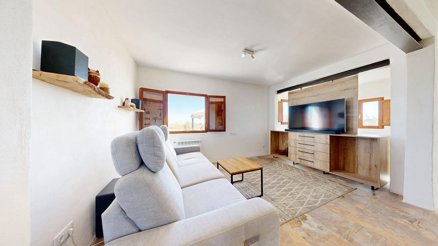 9 soveværelse Finca/Landehus til salg i L'Aldea med swimmingpool - € 650.000 (Ref: 8866467)