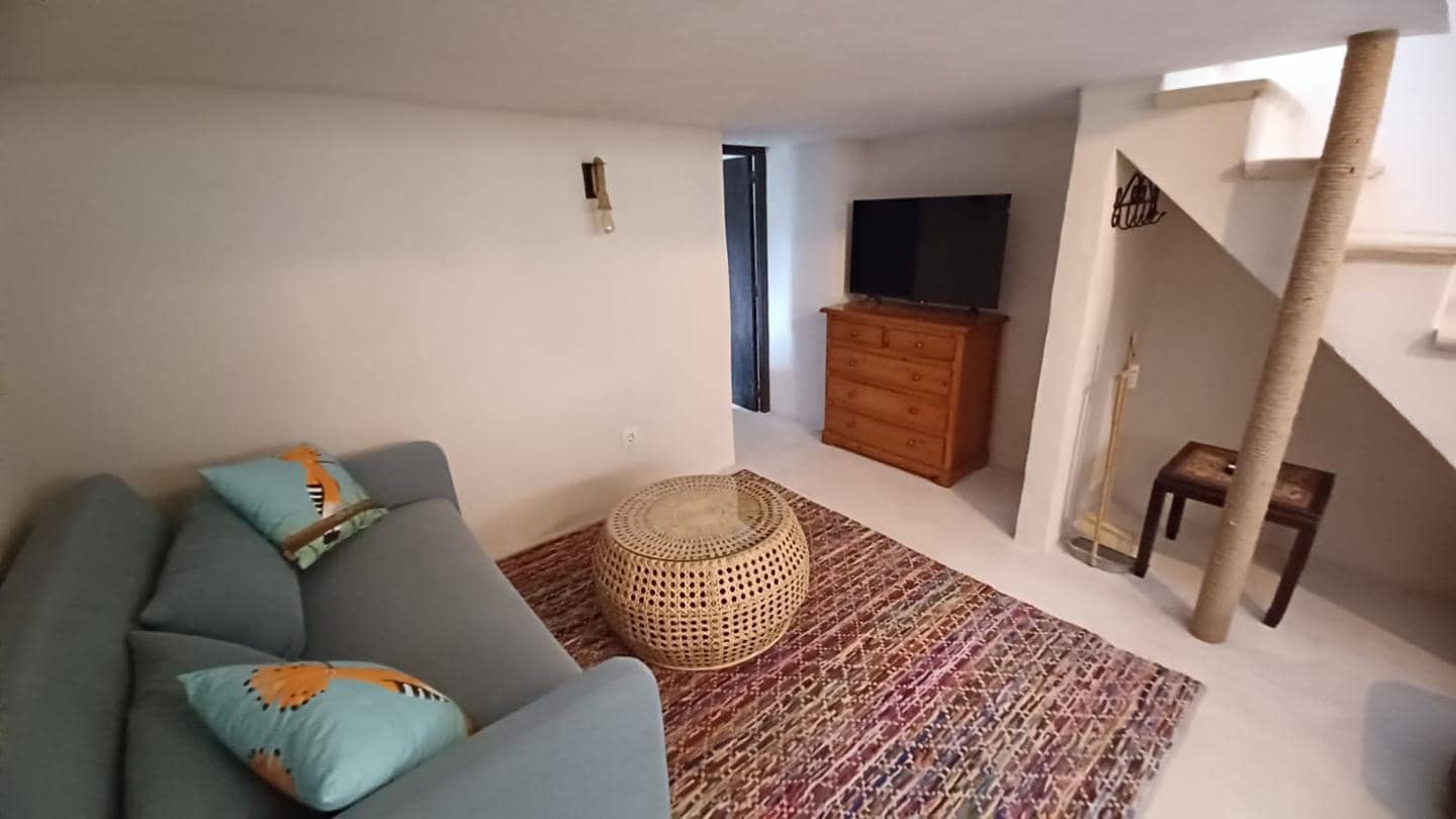 9 soveværelse Finca/Landehus til salg i L'Aldea med swimmingpool - € 650.000 (Ref: 8866467)