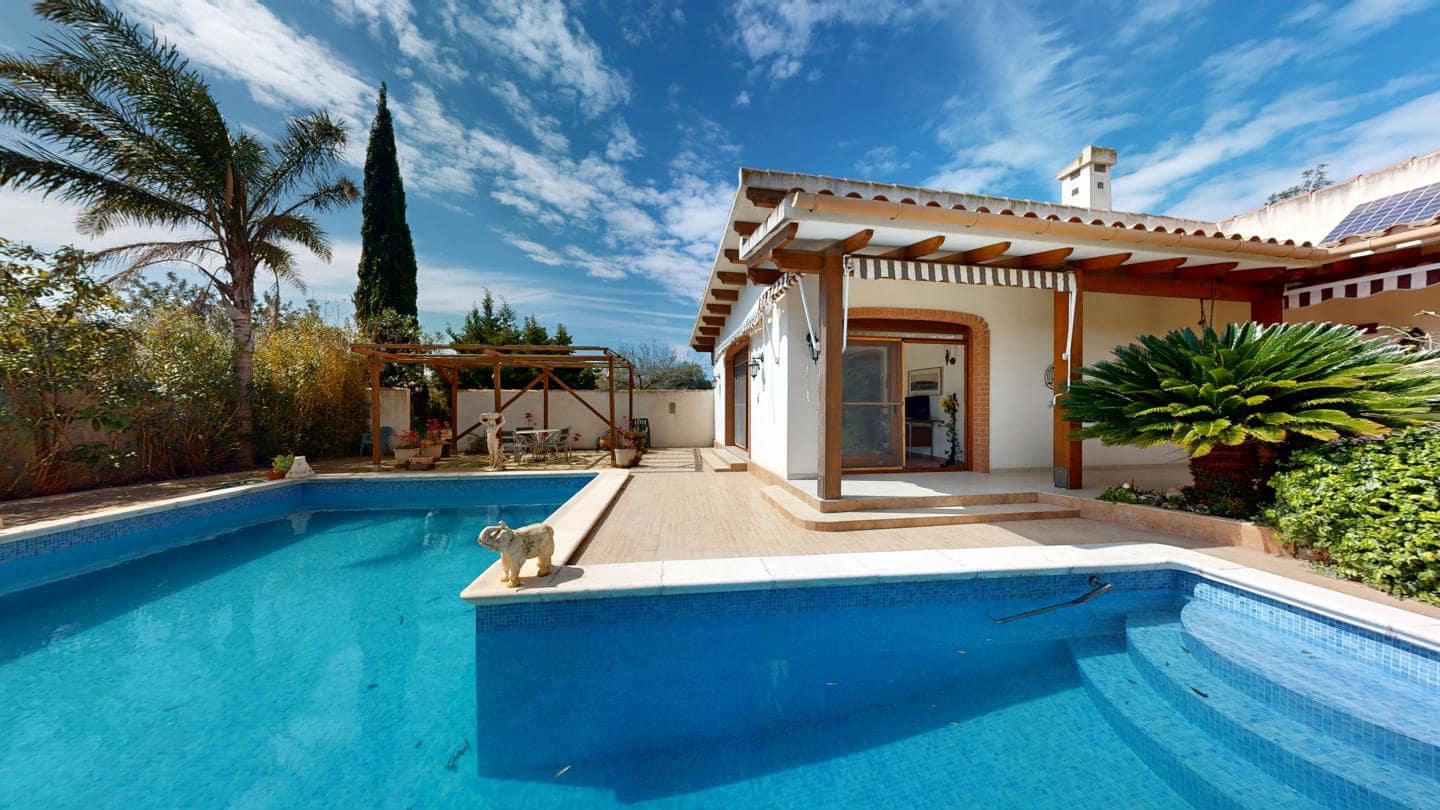 5 bedroom Finca/Country House for sale in Camarles with pool - € 497,000 (Ref: 8920193)