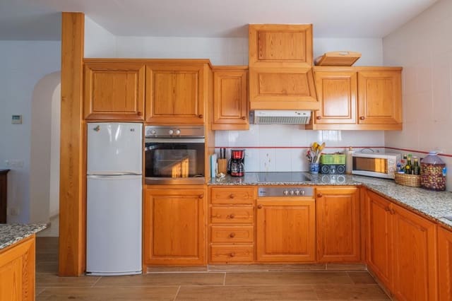 3 slaapkamer Villa te koop in L'Ampolla met zwembad - € 495.000 (Ref: 8956102)