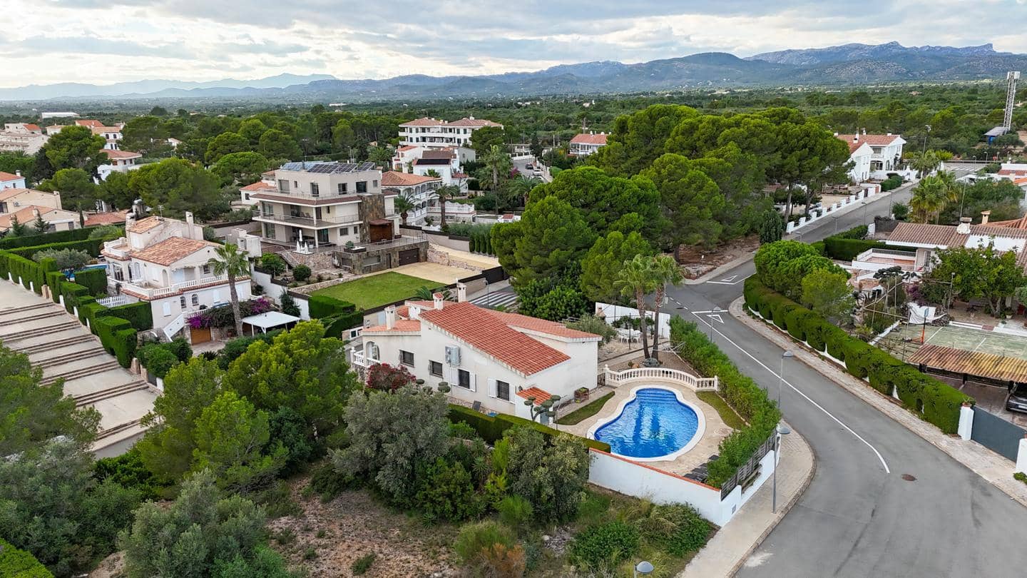 3 soveværelse Villa til salg i L'Ampolla med swimmingpool - € 495.000 (Ref: 8956102)