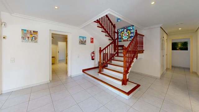 6 bedroom Villa for sale in L'Ametlla de Mar with pool - € 795,000 (Ref: 9146102)