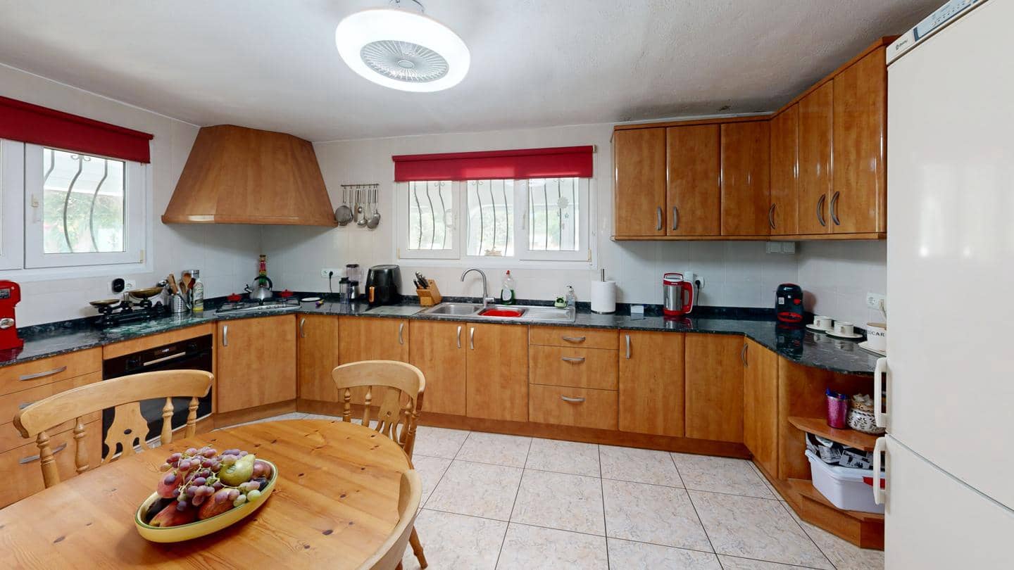 5 soverom Villa til salgs i El Perello med svømmebasseng - € 550 000 (Ref: 9158113)