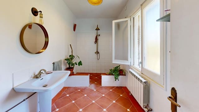 4 bedroom Finca/Country House for sale in Castellet i la Gornal - € 380,000 (Ref: 9270545)