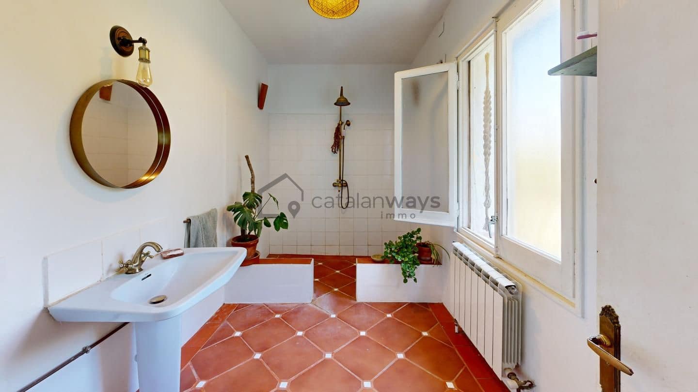 4 bedroom Finca/Country House for sale in Castellet i la Gornal - € 349,000 (Ref: 9270545)