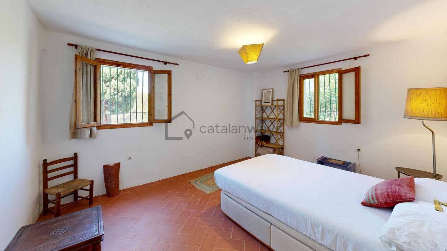 4 bedroom Finca/Country House for sale in Castellet i la Gornal - € 349,000 (Ref: 9270545)