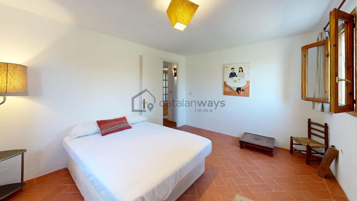 4 bedroom Finca/Country House for sale in Castellet i la Gornal - € 349,000 (Ref: 9270545)