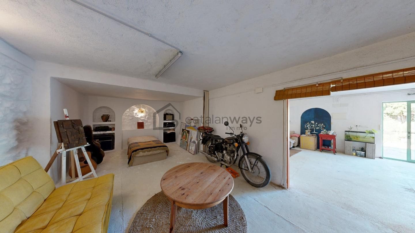 4 bedroom Finca/Country House for sale in Castellet i la Gornal - € 349,000 (Ref: 9270545)