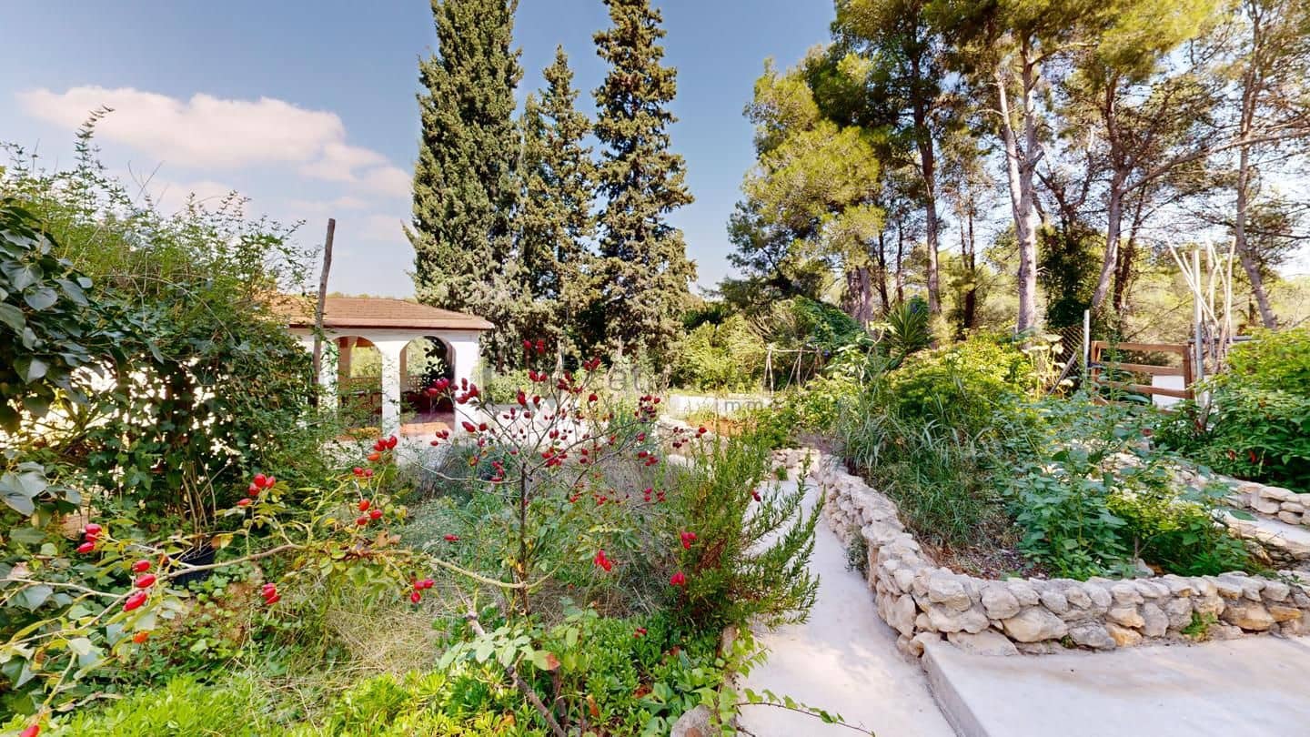 4 bedroom Finca/Country House for sale in Castellet i la Gornal - € 349,000 (Ref: 9270545)