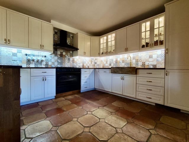 4 sypialnia Finka/Dom wiejski na sprzedaż w Tivissa z basenem - 549 000 € (Ref: 9282800)