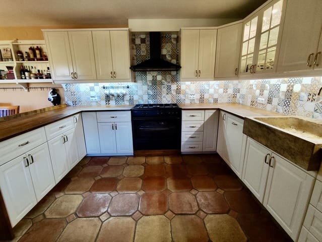 4 sypialnia Finka/Dom wiejski na sprzedaż w Tivissa z basenem - 549 000 € (Ref: 9282800)