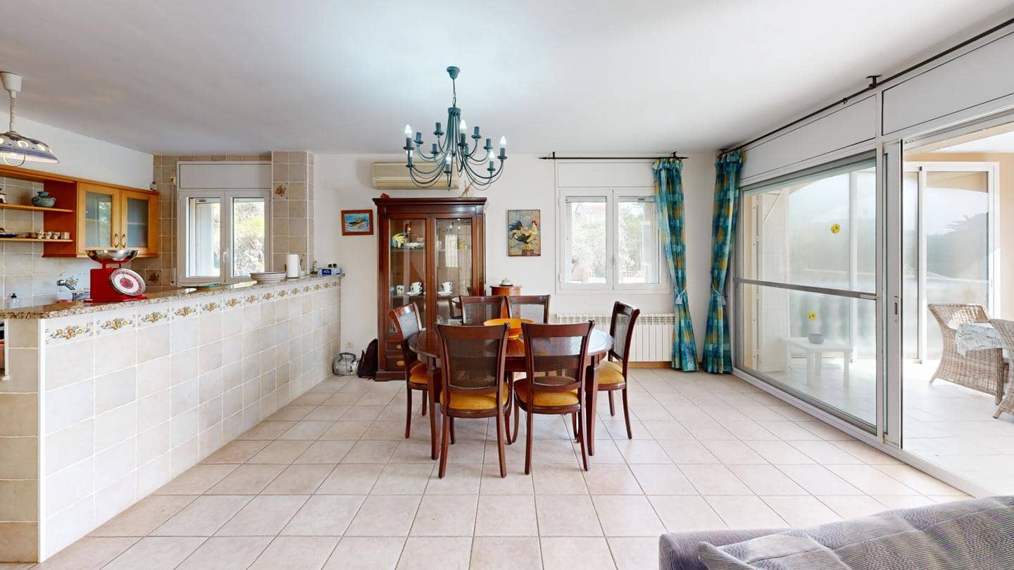 4 soverom Villa til salgs i L'Ampolla med svømmebasseng garasje - € 550 000 (Ref: 9301503)