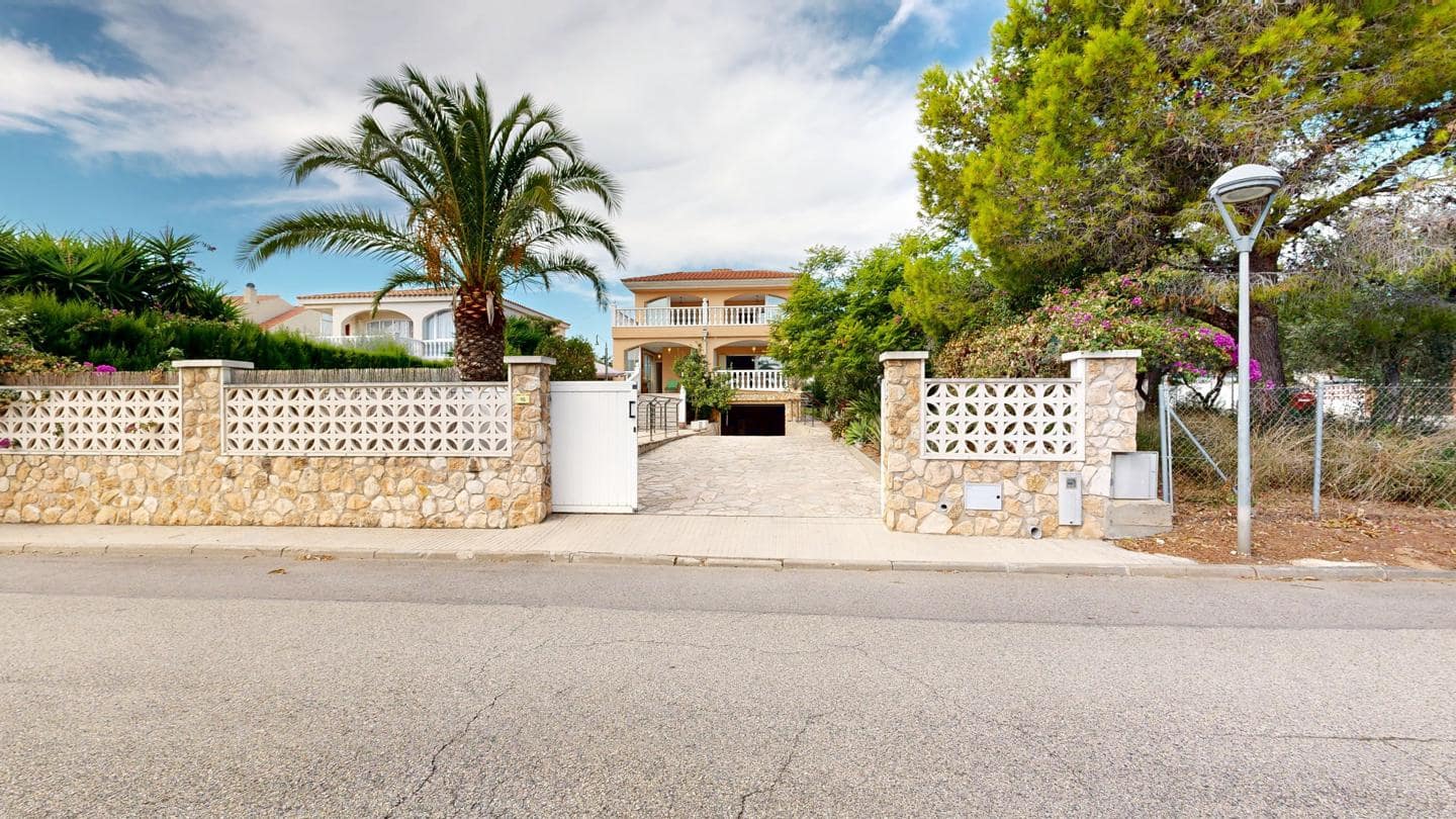 4 soverom Villa til salgs i L'Ampolla med svømmebasseng garasje - € 550 000 (Ref: 9301503)