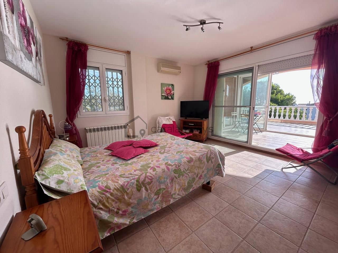 4 bedroom Villa for sale in L'Ampolla with pool garage - € 540,000 (Ref: 9301503)