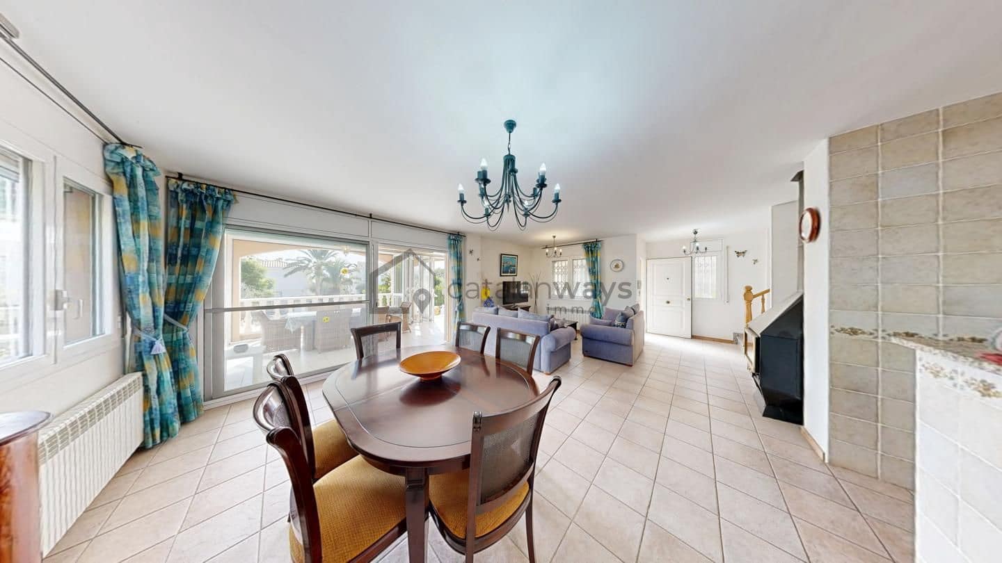 4 bedroom Villa for sale in L'Ampolla with pool garage - € 540,000 (Ref: 9301503)