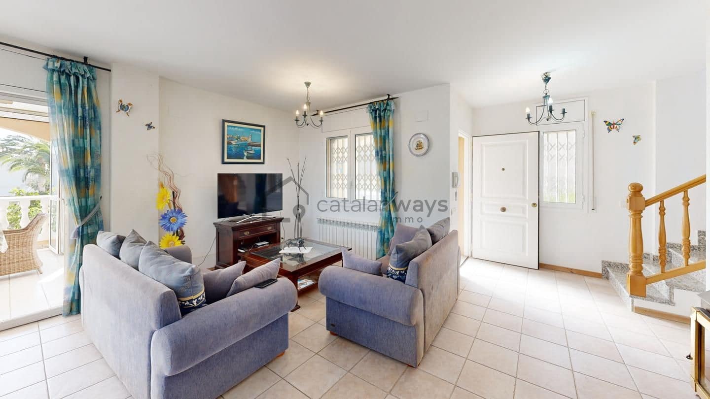 4 bedroom Villa for sale in L'Ampolla with pool garage - € 540,000 (Ref: 9301503)