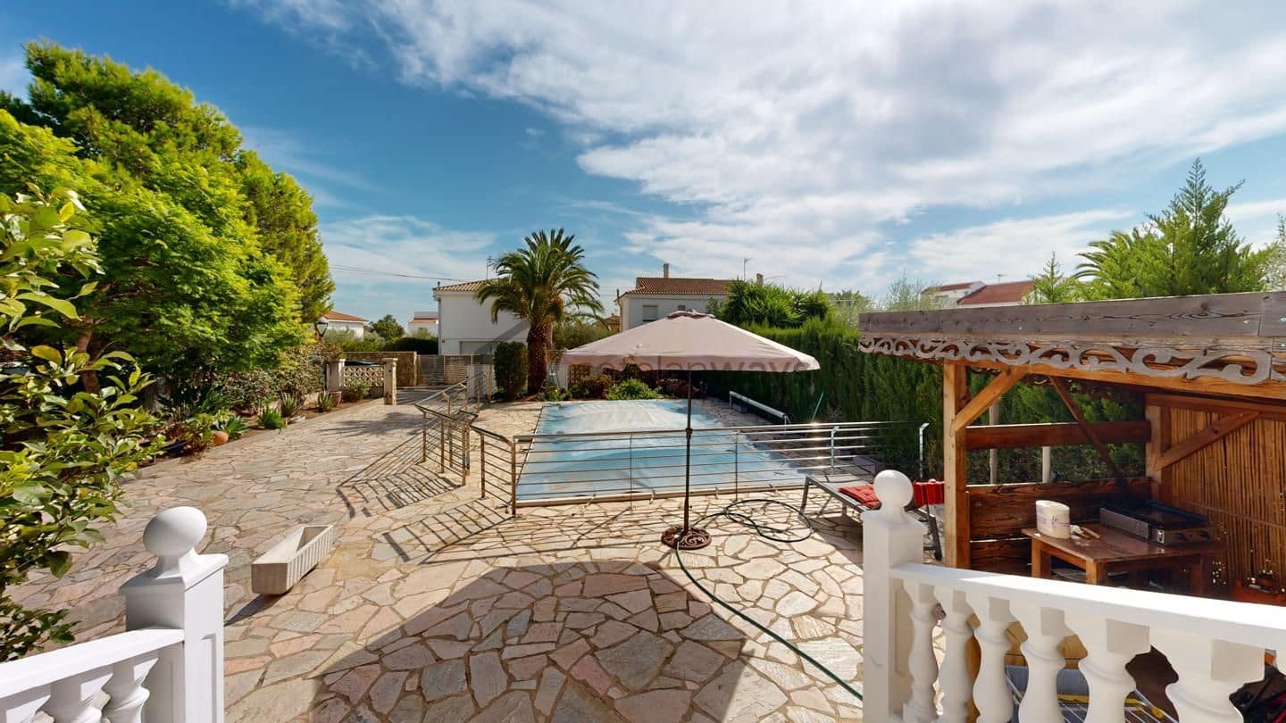4 bedroom Villa for sale in L'Ampolla with pool garage - € 540,000 (Ref: 9301503)
