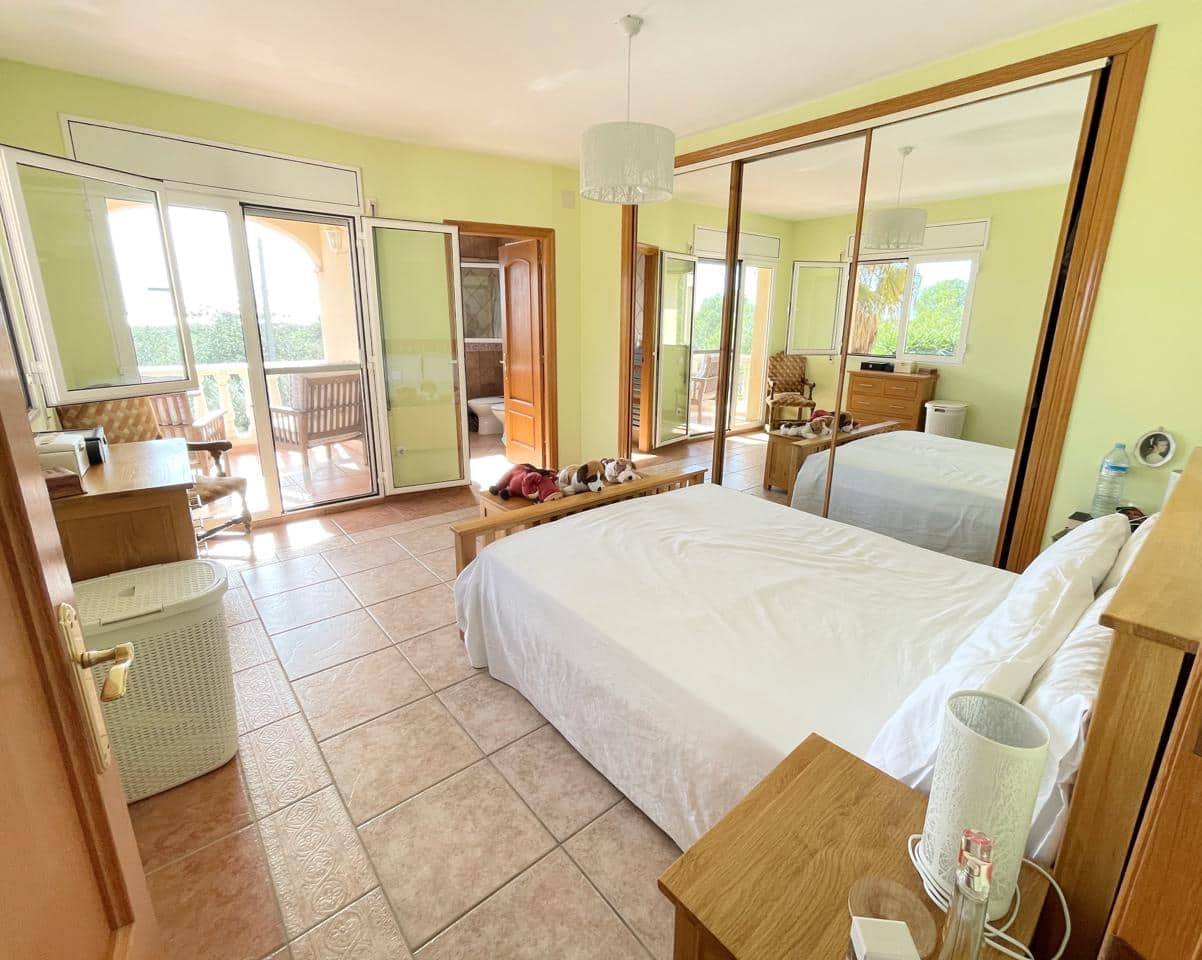 4 bedroom Finca/Country House for sale in L'Ampolla with pool - € 645,000 (Ref: 9368926)