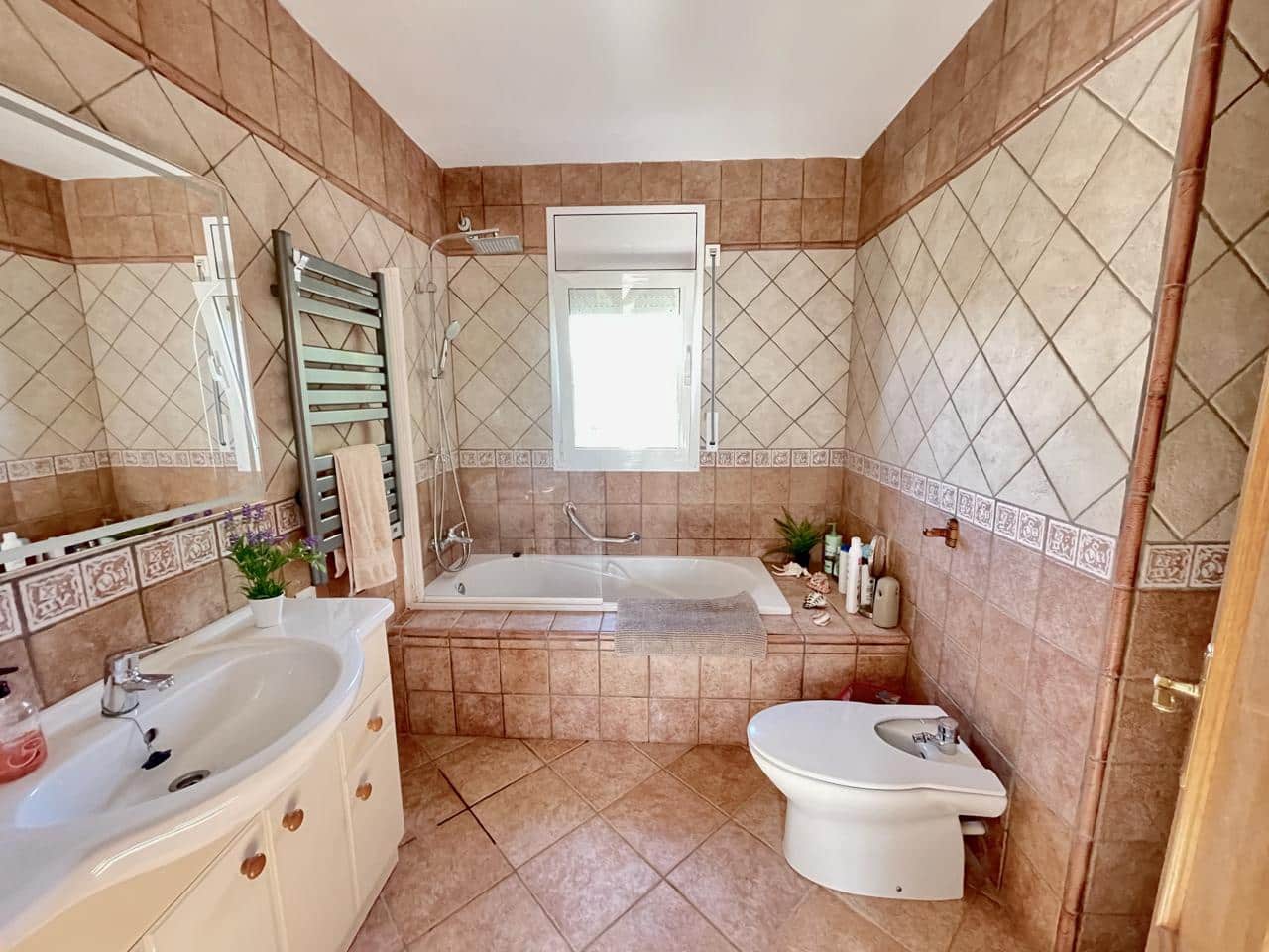 4 bedroom Finca/Country House for sale in L'Ampolla with pool - € 645,000 (Ref: 9368926)