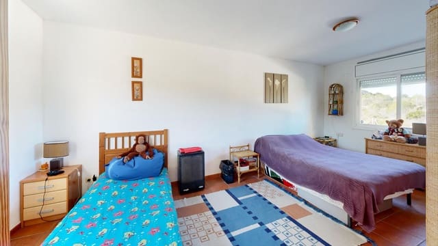 4 slaapkamer Villa te koop in L'Ametlla de Mar met zwembad - € 265.000 (Ref: 9596854)