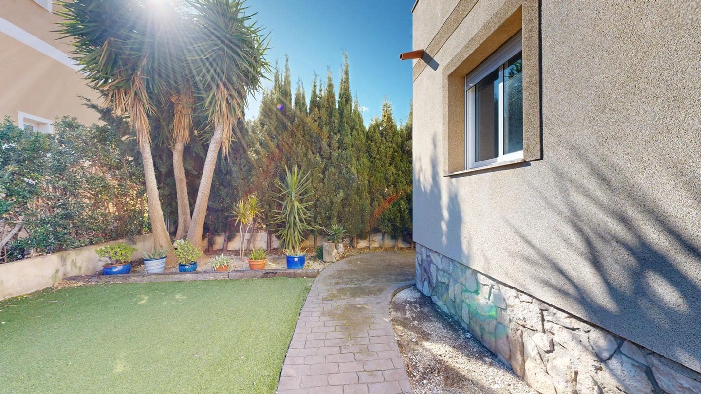 4 slaapkamer Villa te koop in L'Ametlla de Mar met zwembad - € 265.000 (Ref: 9596854)