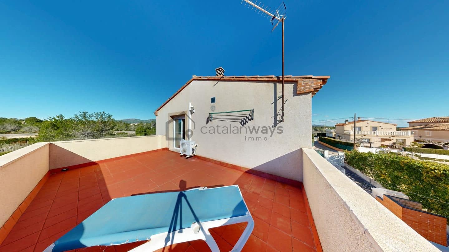 4 sypialnia Willa na sprzedaż w L'Ametlla de Mar z basenem - 265 000 € (Ref: 9596854)