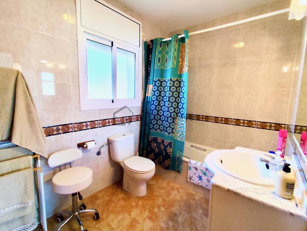 3 makuuhuone Huvila myytävänä paikassa L'Ametlla de Mar mukana uima-altaan 
autotalli - 380 000 € (Ref: 9776890)