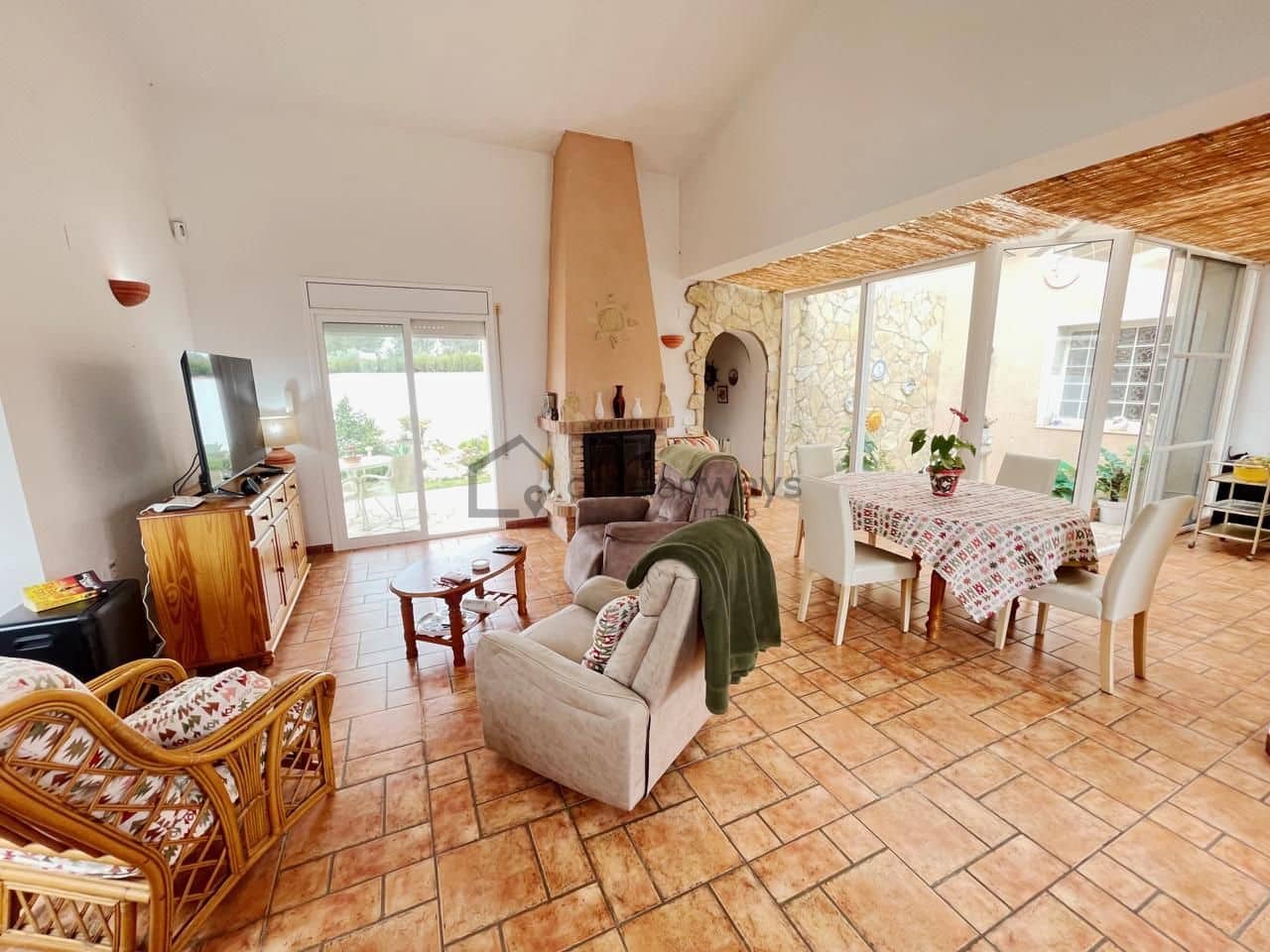 3 makuuhuone Huvila myytävänä paikassa L'Ametlla de Mar mukana uima-altaan 
autotalli - 380 000 € (Ref: 9776890)