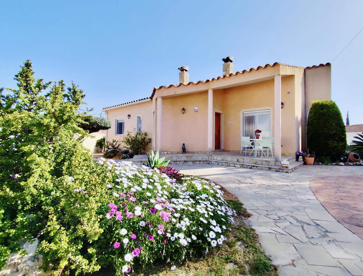 3 makuuhuone Huvila myytävänä paikassa L'Ametlla de Mar mukana uima-altaan 
autotalli - 380 000 € (Ref: 9776890)