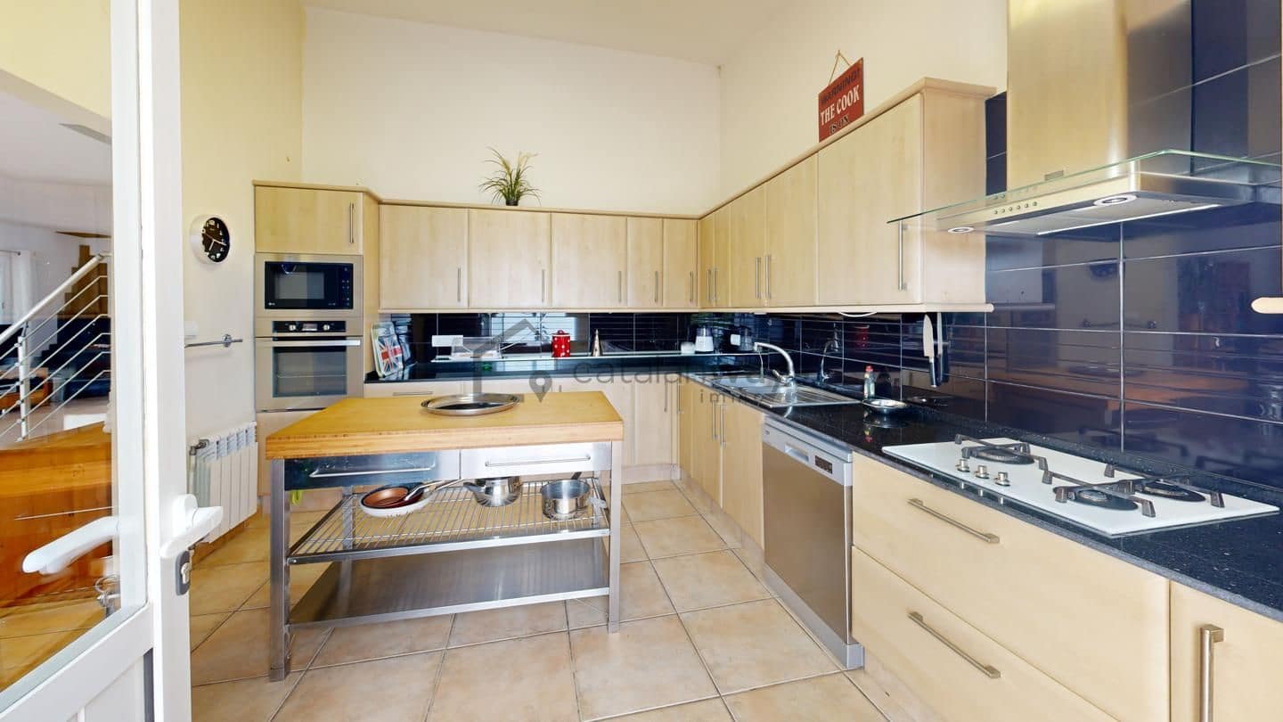 3 bedroom Finca/Country House for sale in L'Ampolla with pool - € 365,000 (Ref: 9827499)
