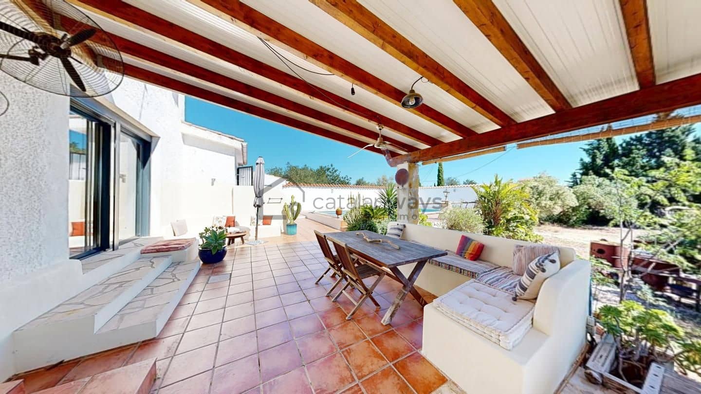 3 bedroom Finca/Country House for sale in L'Ampolla with pool - € 365,000 (Ref: 9827499)