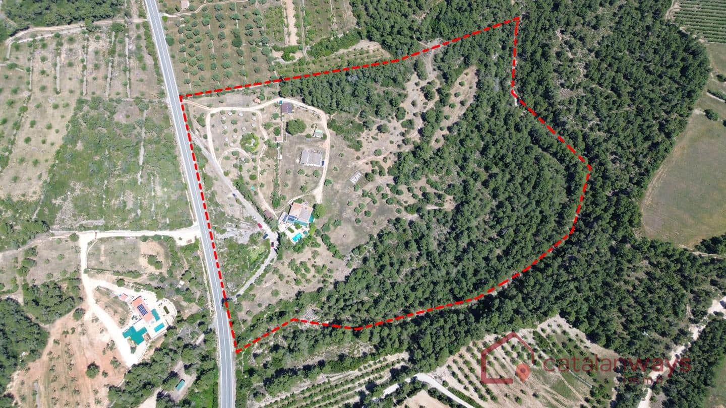 11 soveværelse Finca/Landehus til salg i Rasquera med swimmingpool - € 730.000 (Ref: 9854395)