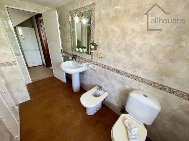 Casa de 5 habitaciones en A Estrada en venta con garaje - 149.000 € (Ref: 9417258)