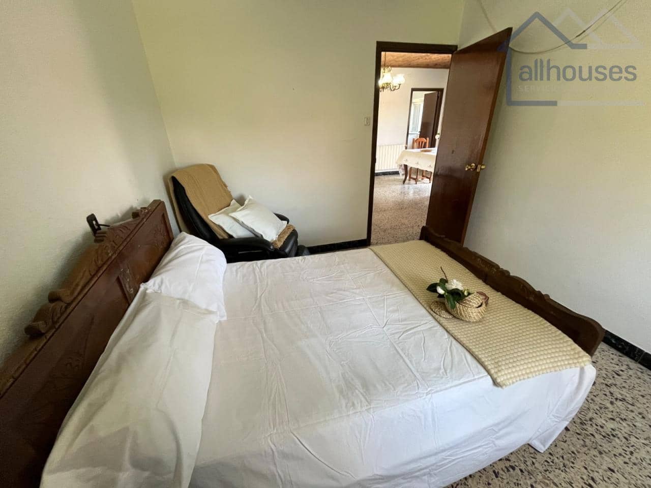 5 bedroom Townhouse for sale in A Estrada with garage - € 149,000 (Ref: 9417258)