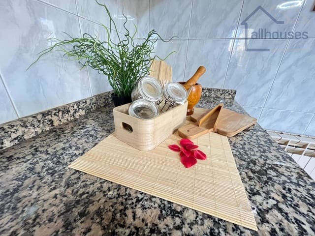 Casa de 5 habitaciones en A Estrada en venta con garaje - 149.000 € (Ref: 9417258)