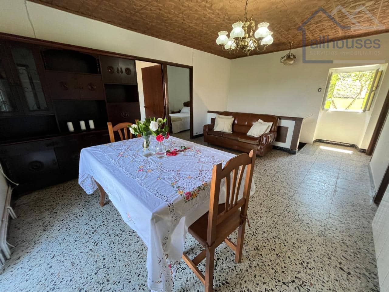 5 bedroom Townhouse for sale in A Estrada with garage - € 149,000 (Ref: 9417258)