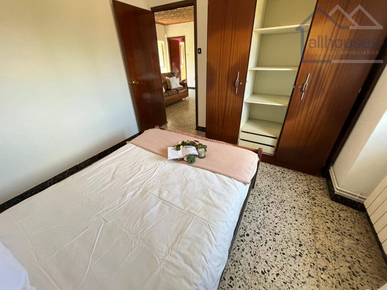 5 bedroom Townhouse for sale in A Estrada with garage - € 149,000 (Ref: 9417258)