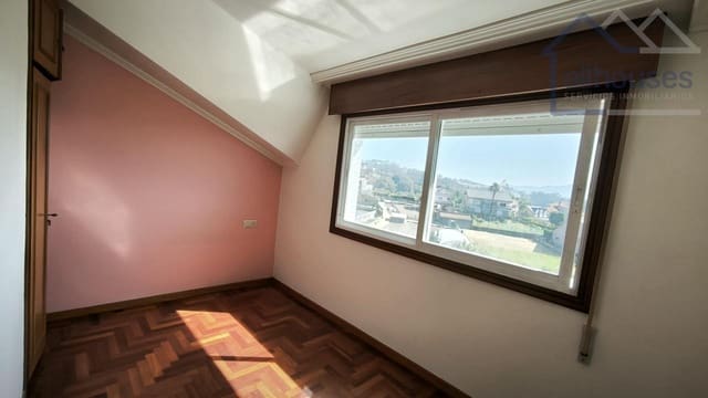 3 makuuhuone Kattohuoneisto myytävänä paikassa Mos - 135 000 € (Ref: 9417260)