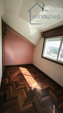 3 makuuhuone Kattohuoneisto myytävänä paikassa Mos - 135 000 € (Ref: 9417260)