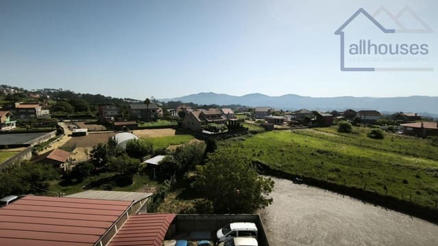 3 makuuhuone Kattohuoneisto myytävänä paikassa Mos - 135 000 € (Ref: 9417260)