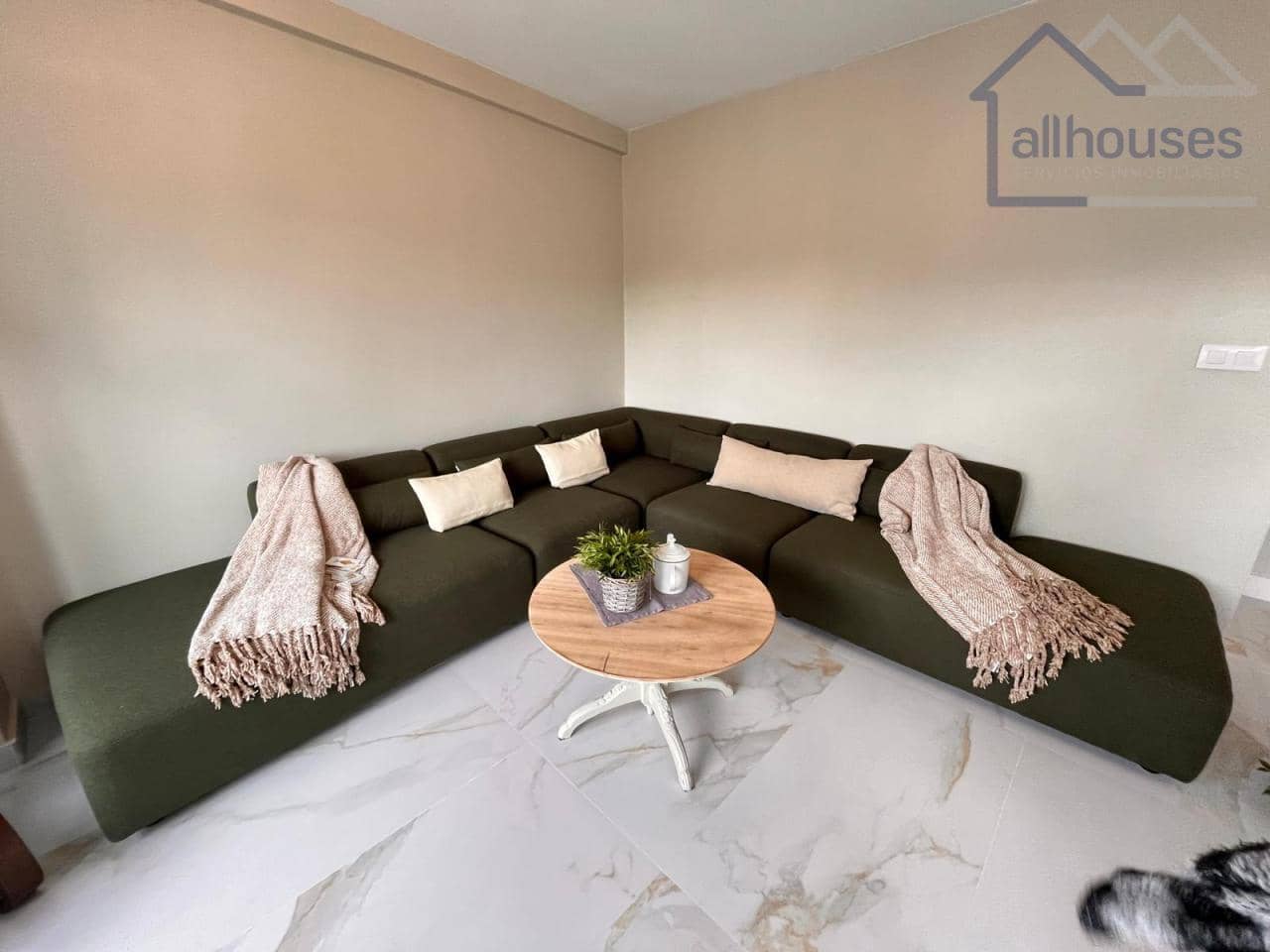 5 bedroom Flat for sale in Pontevedra city - € 300,000 (Ref: 9417265)