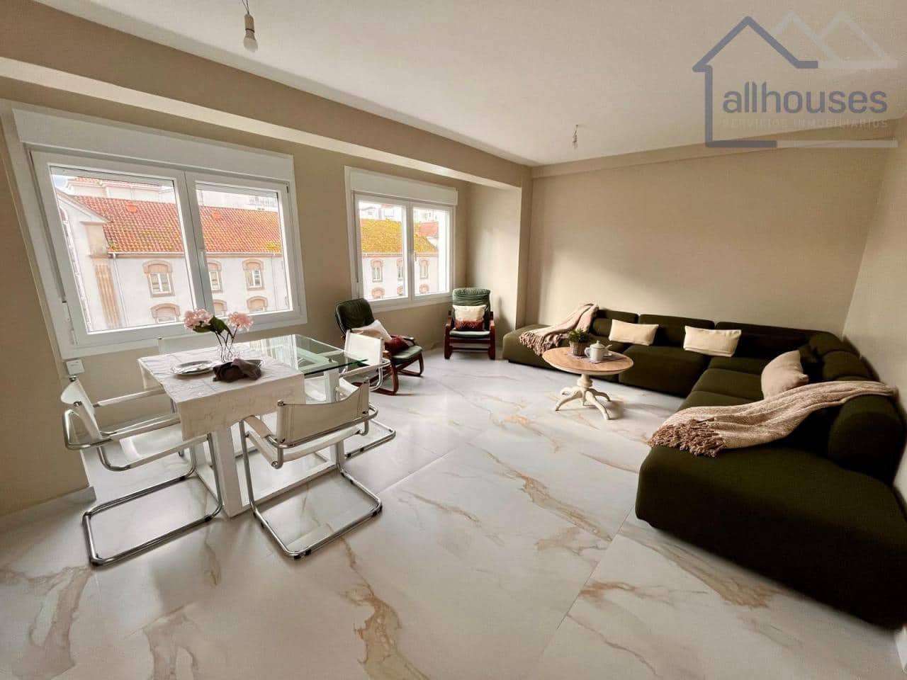 5 bedroom Flat for sale in Pontevedra city - € 300,000 (Ref: 9417265)