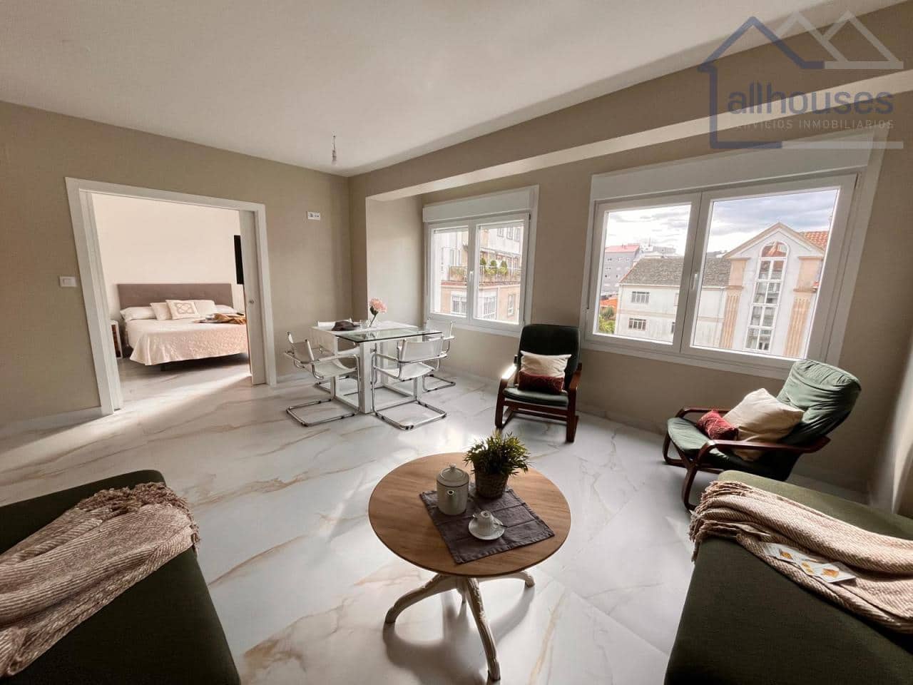 5 bedroom Flat for sale in Pontevedra city - € 300,000 (Ref: 9417265)