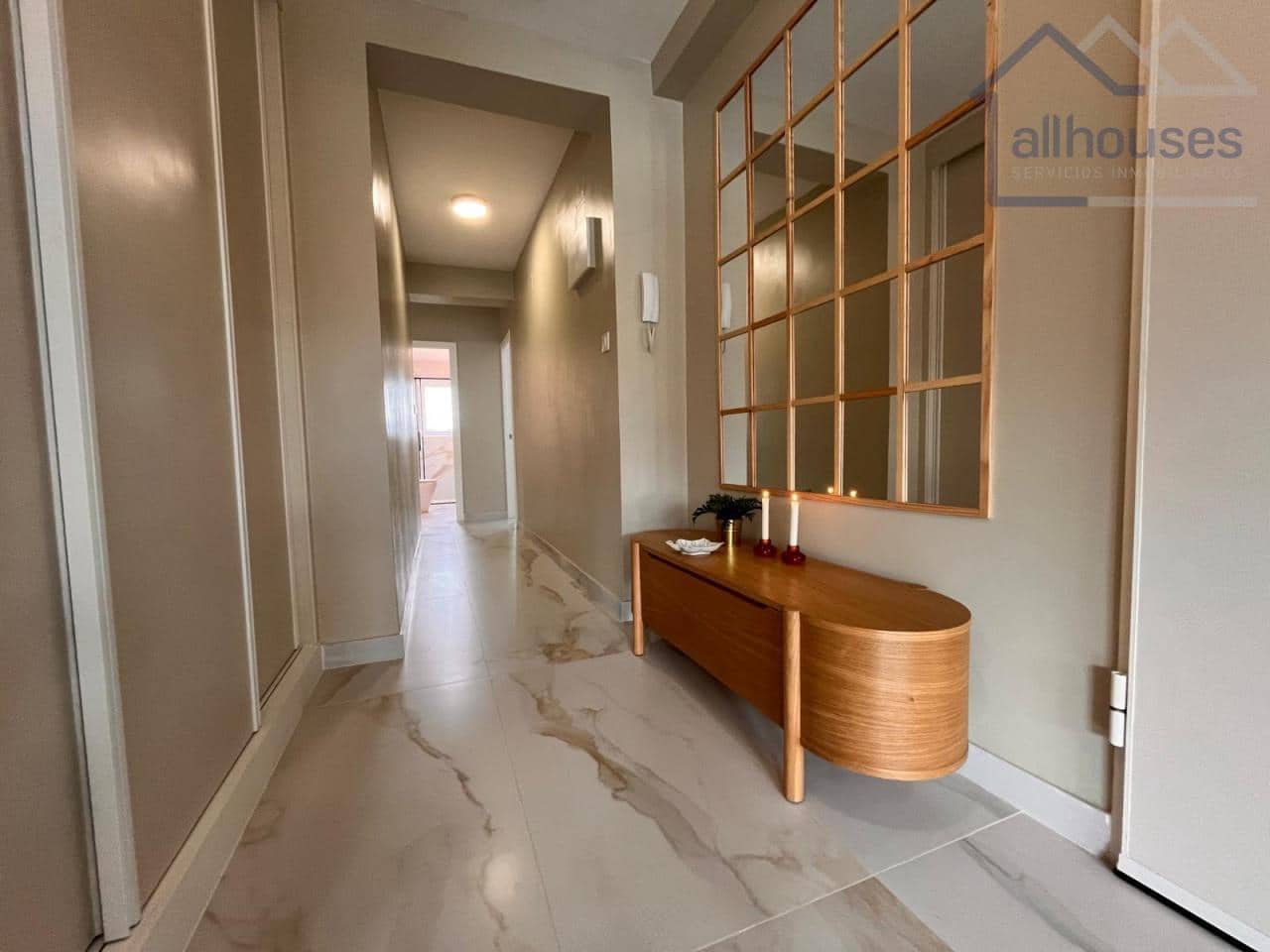 5 bedroom Flat for sale in Pontevedra city - € 300,000 (Ref: 9417265)