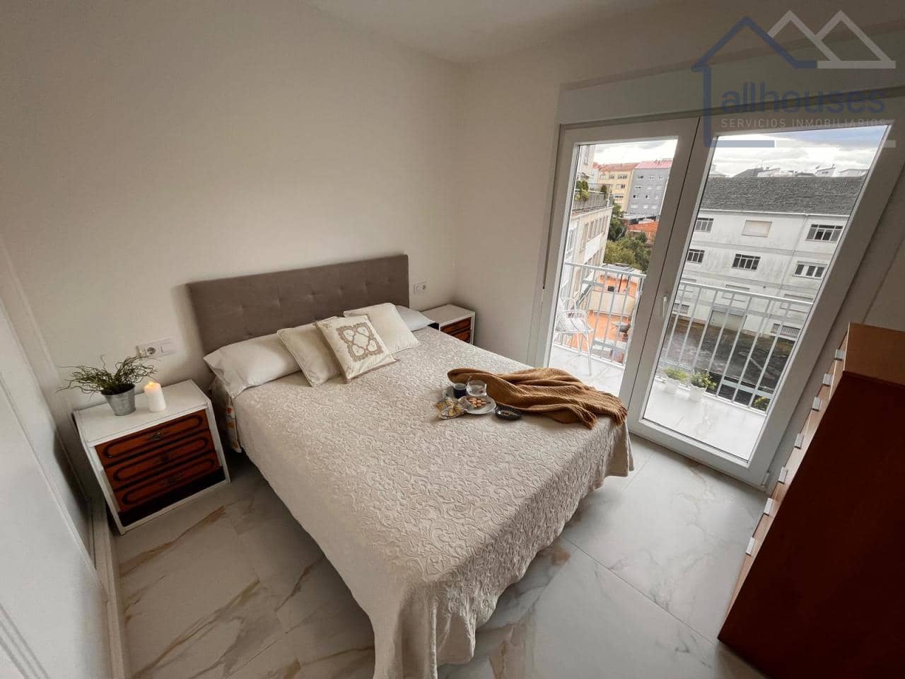 5 bedroom Flat for sale in Pontevedra city - € 300,000 (Ref: 9417265)