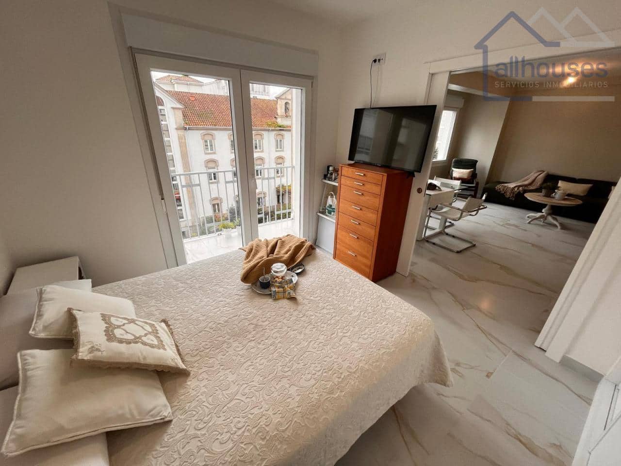 5 bedroom Flat for sale in Pontevedra city - € 300,000 (Ref: 9417265)