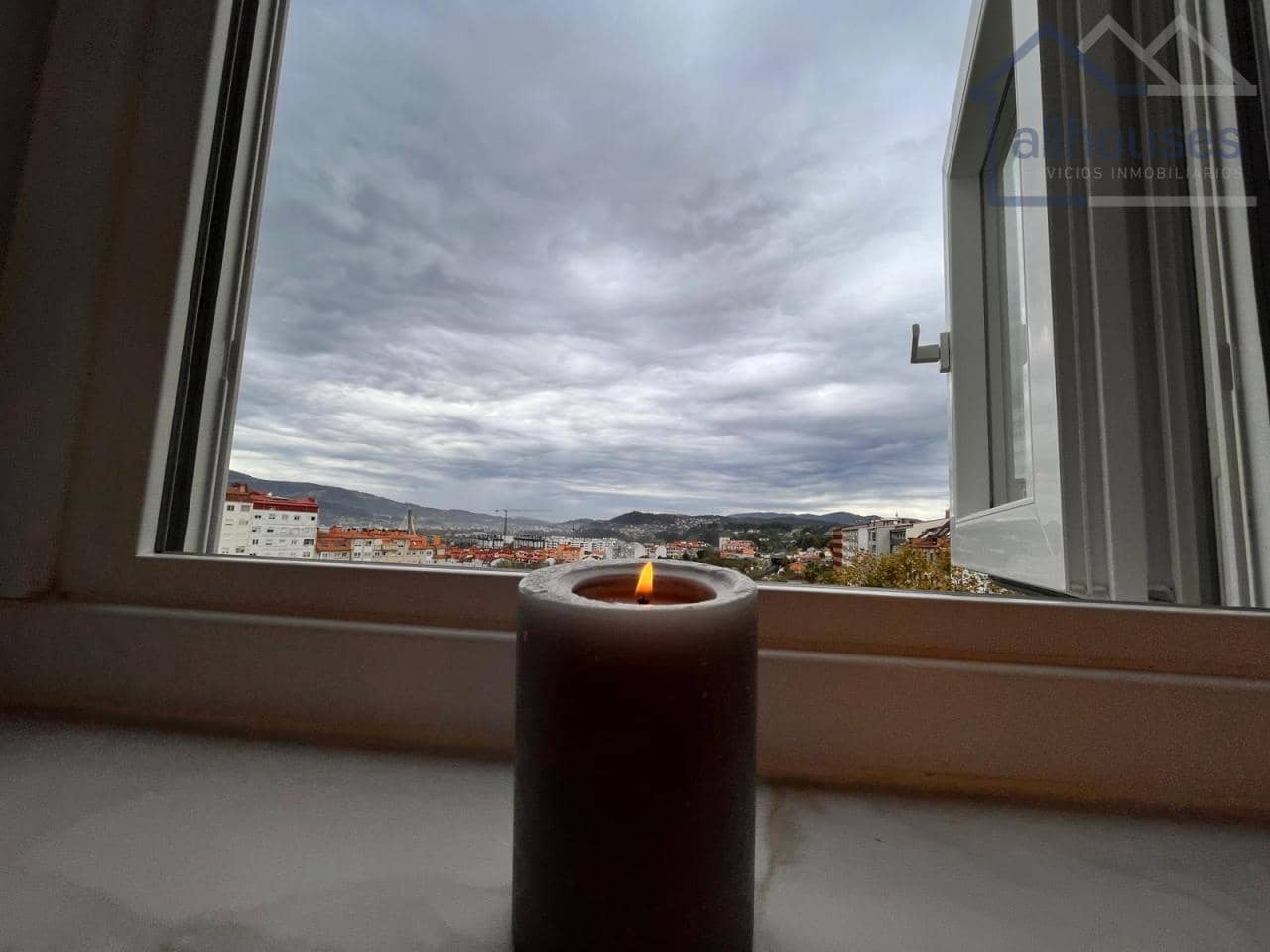 5 bedroom Flat for sale in Pontevedra city - € 300,000 (Ref: 9417265)