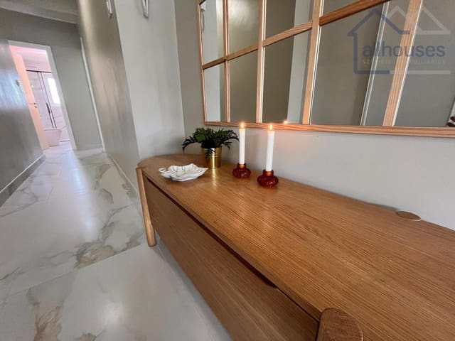 5 sovrum Lägenhet till salu i Pontevedra stad - 300 000 € (Ref: 9417265)